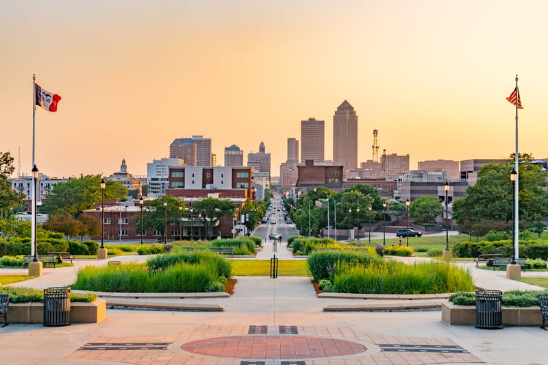 Downtown buildings in Des Moines, Iowa, close to a WesleyLife assisted living community