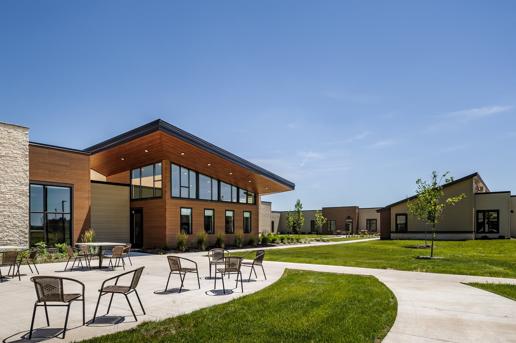 The Summit Bettendorf Courtyard