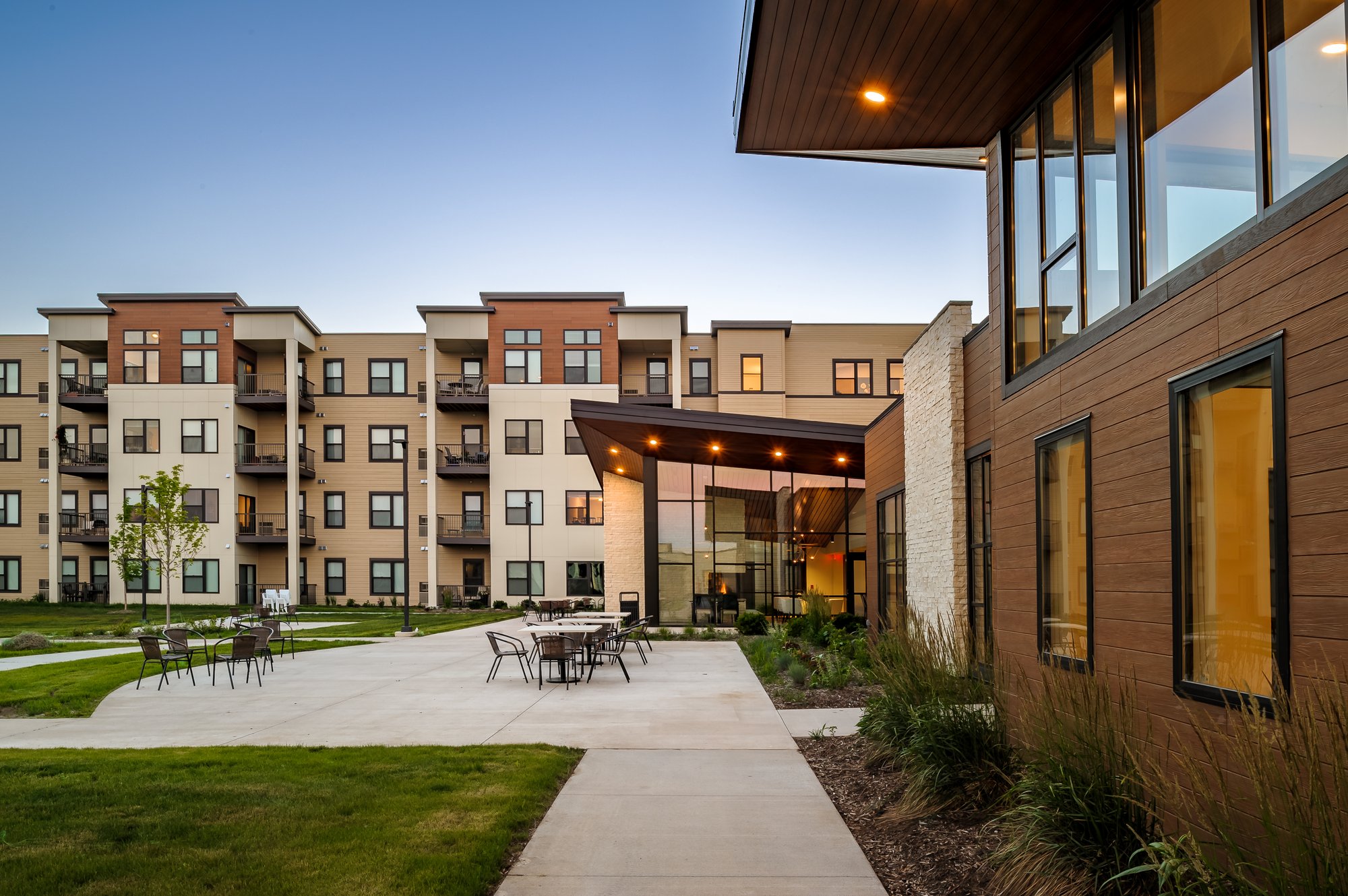 The Summit Bettendorf seating area