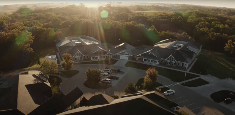 Bird’s-eye view of Hearthstone senior living in Iowa.